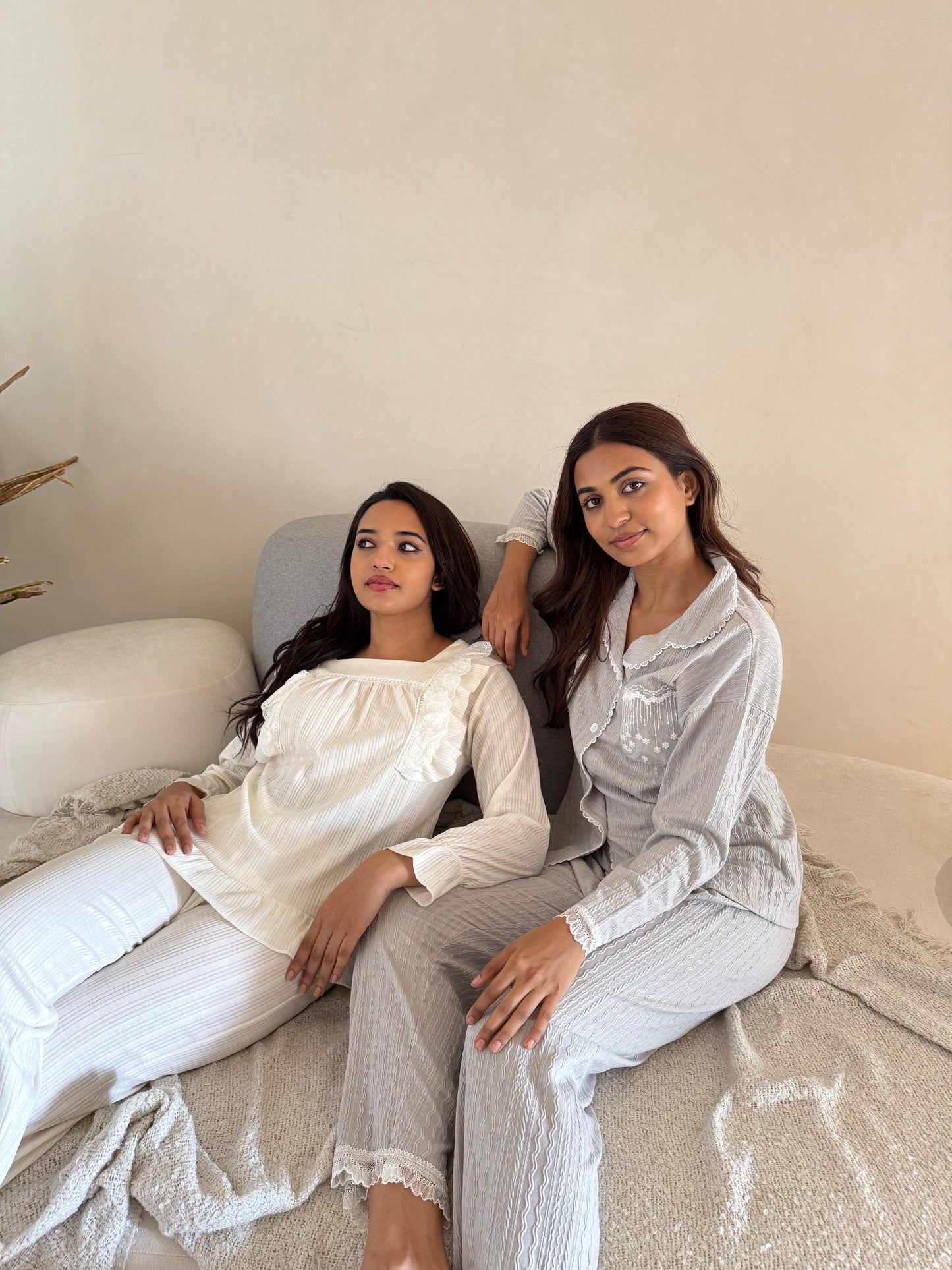 Noemi half white frill Sleepwear