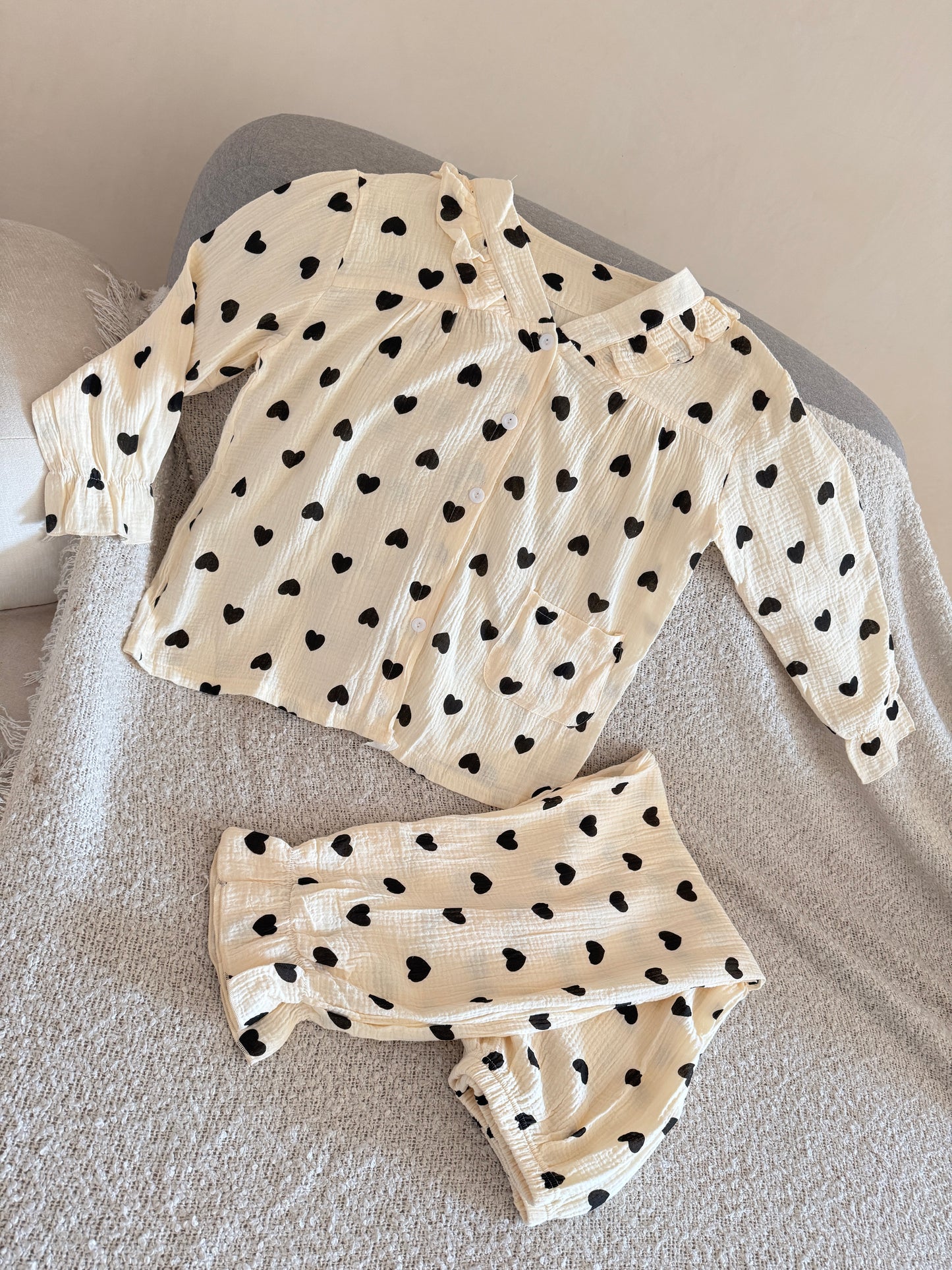Amour sleepwear
