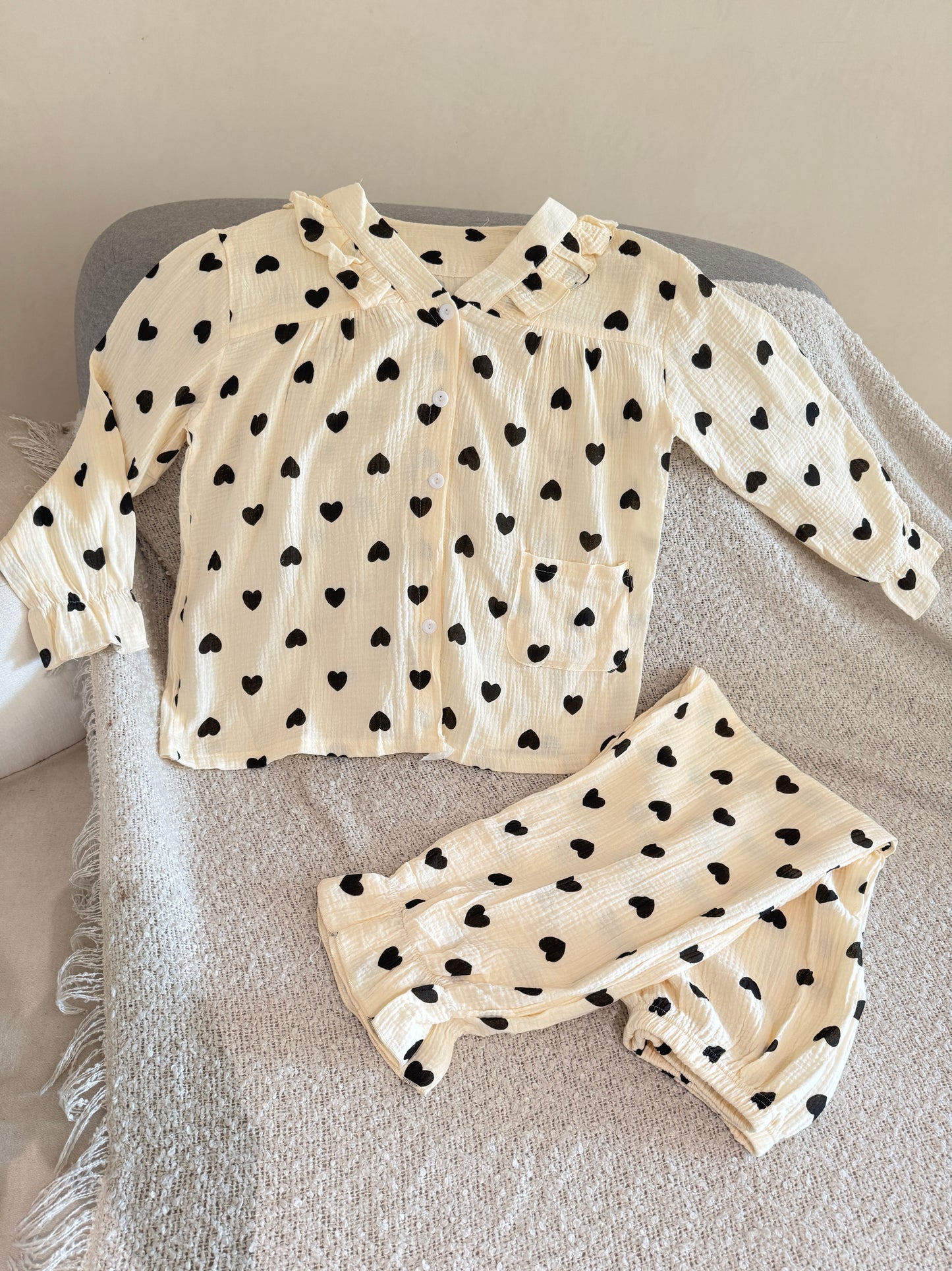 Amour sleepwear